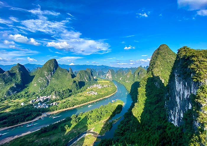 相公山俯瞰下的(de)漓江美景 相公山俯瞰下的(de)漓江美景