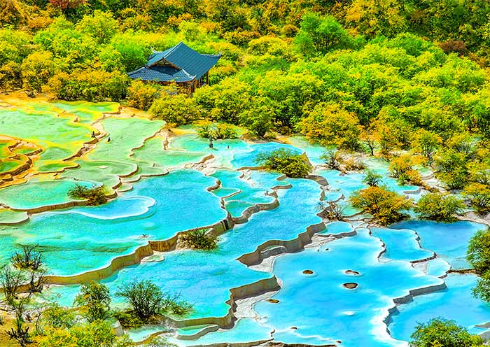 黃龍景區如畫的(de)彩池 黃龍景區如畫的(de)彩池