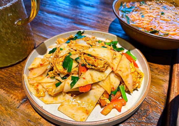 雲南美食-騰沖炒餌塊(大(dà)救駕) 雲南美食-騰沖炒餌塊(大(dà)救駕)