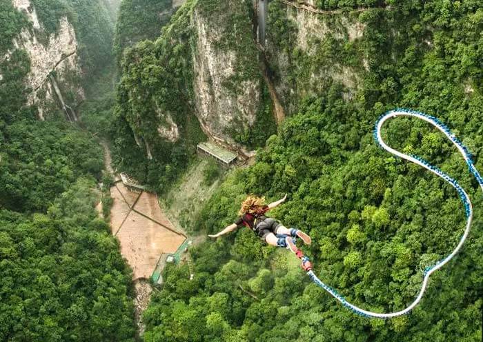 張家界大(dà)峽谷蹦極
